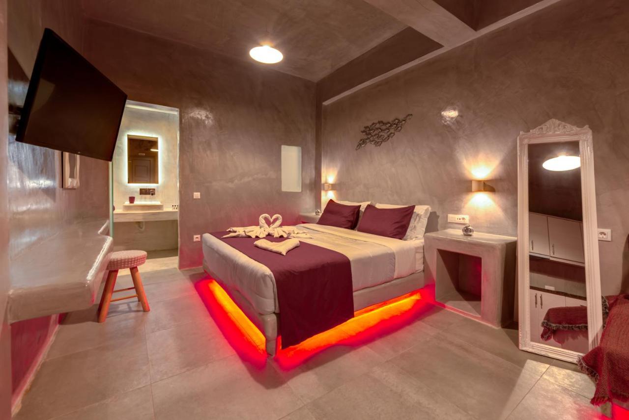 The Muses Of Santorini Private Jacuzzi Suites Vóthon Eksteriør bilde