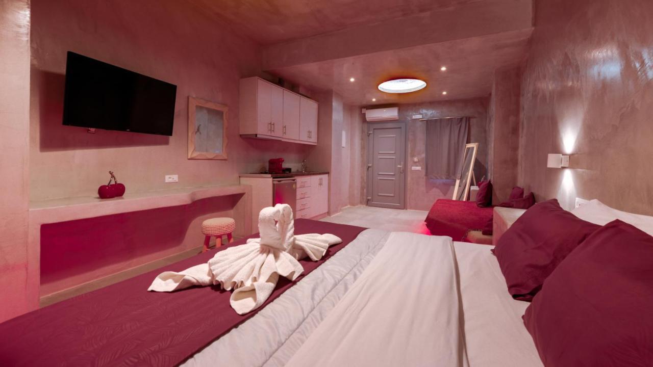 The Muses Of Santorini Private Jacuzzi Suites Vóthon Eksteriør bilde