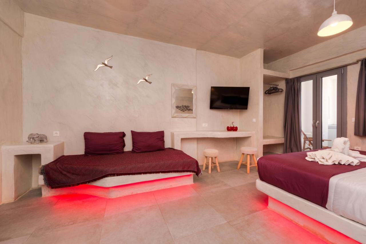 The Muses Of Santorini Private Jacuzzi Suites Vóthon Eksteriør bilde