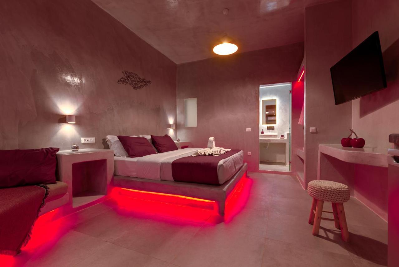 The Muses Of Santorini Private Jacuzzi Suites Vóthon Eksteriør bilde