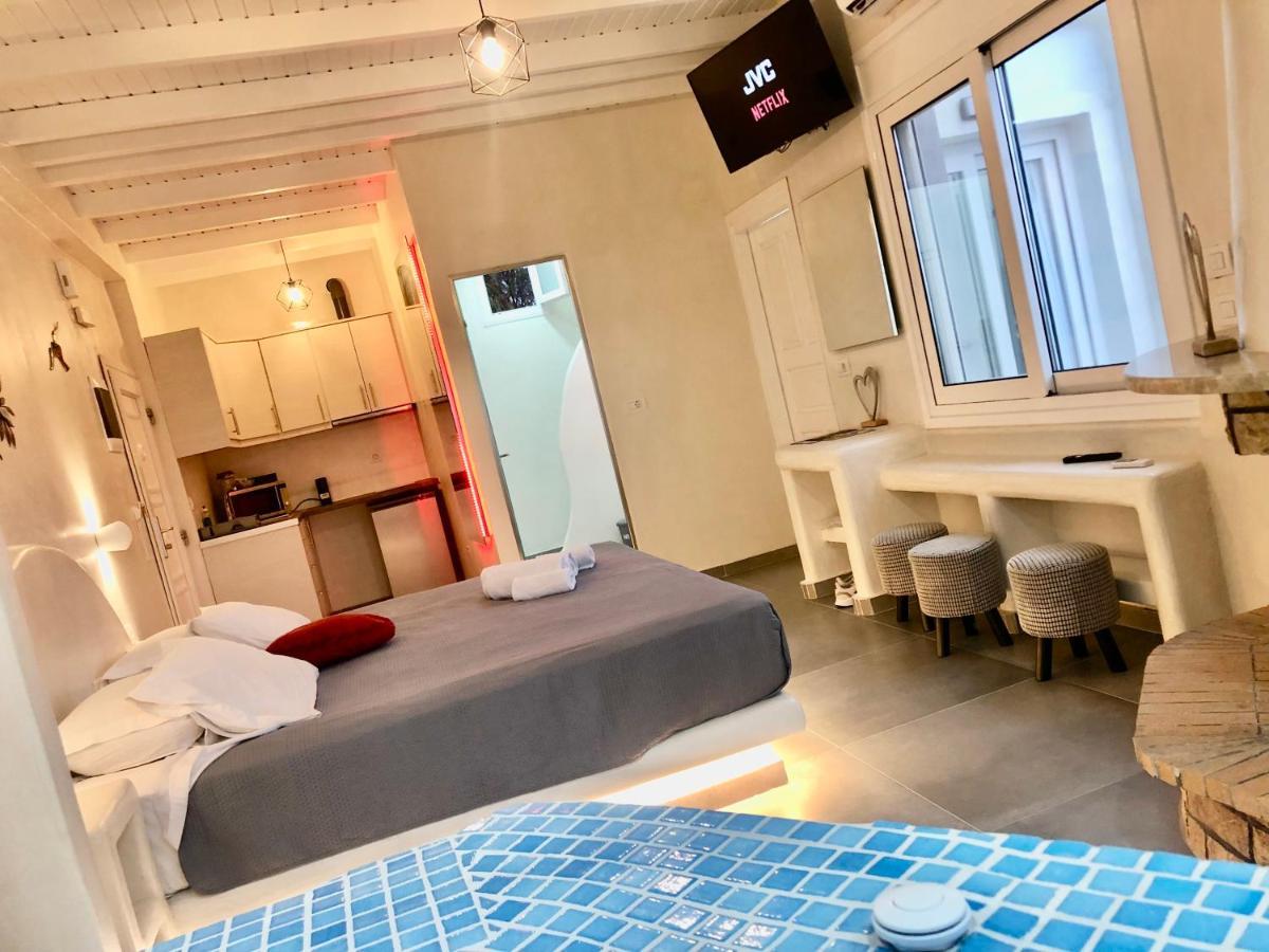 The Muses Of Santorini Private Jacuzzi Suites Vóthon Eksteriør bilde