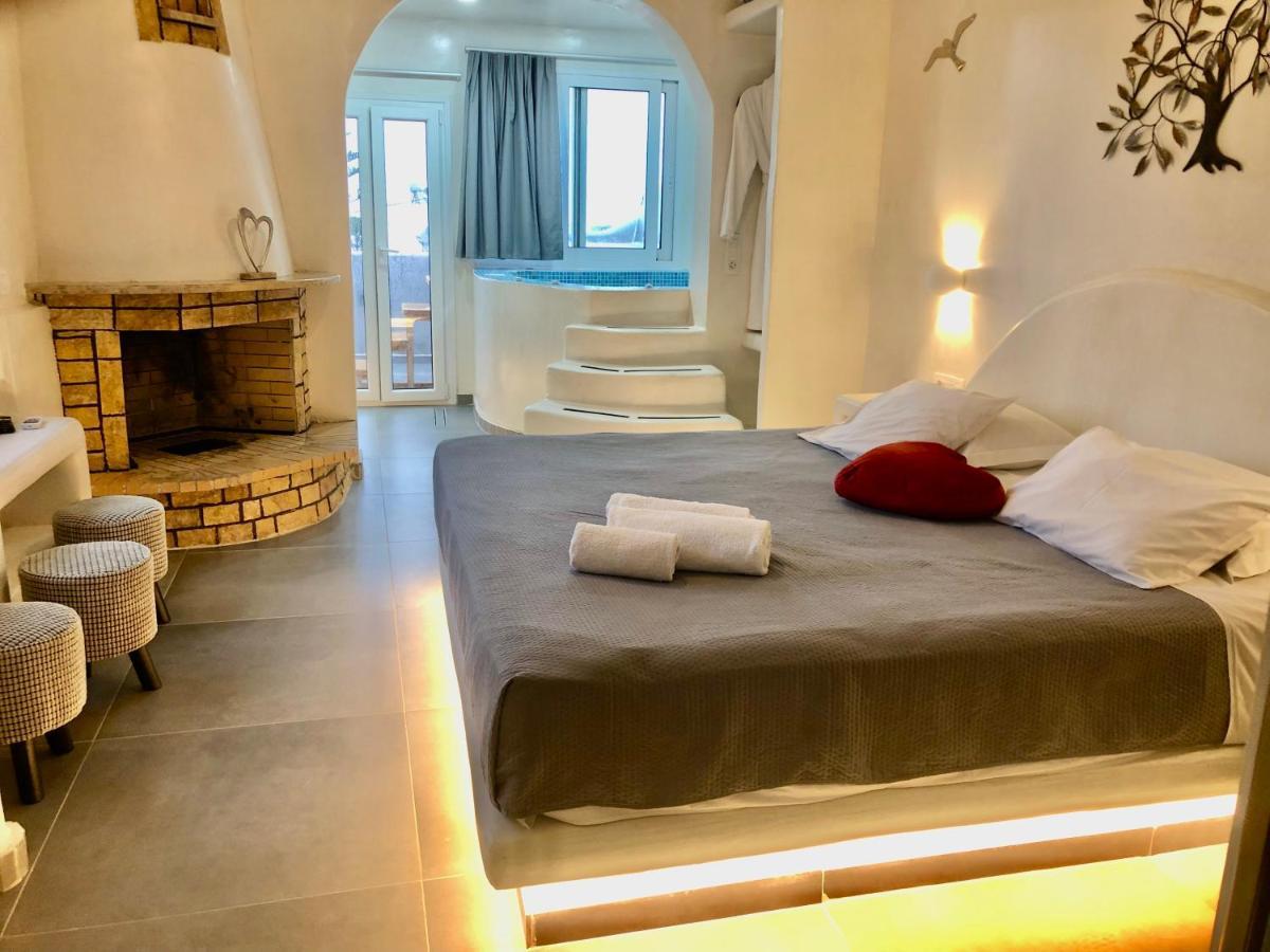 The Muses Of Santorini Private Jacuzzi Suites Vóthon Eksteriør bilde