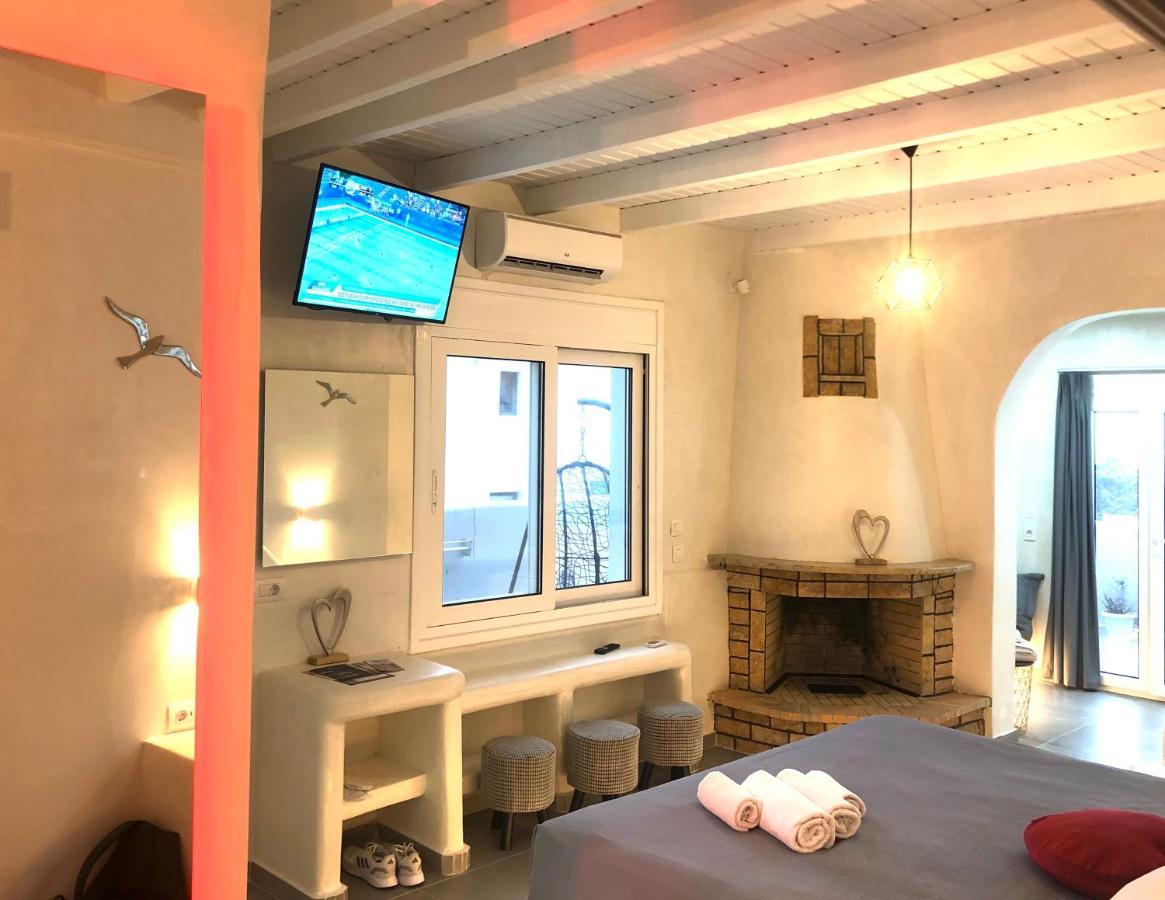The Muses Of Santorini Private Jacuzzi Suites Vóthon Eksteriør bilde