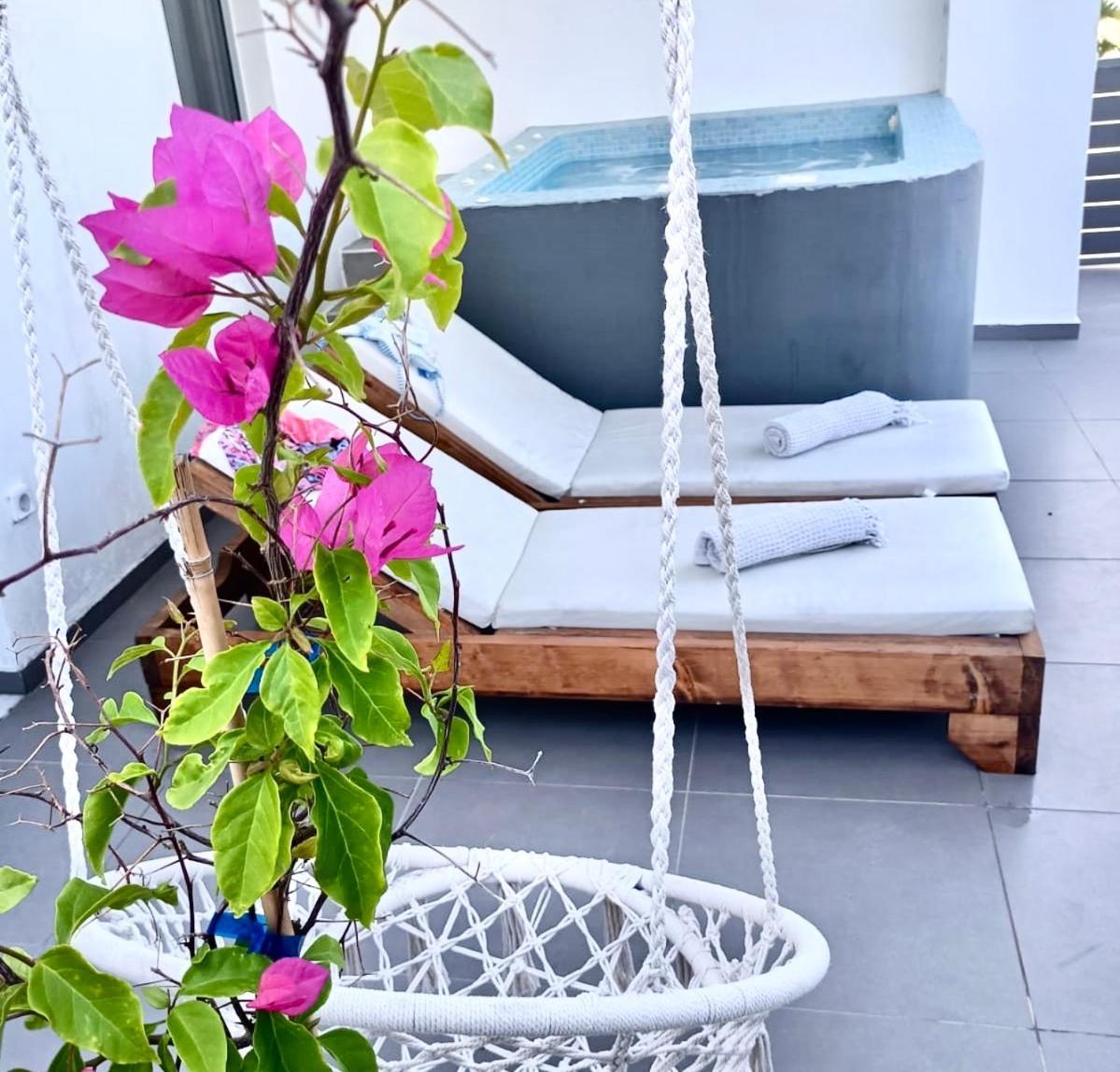 The Muses Of Santorini Private Jacuzzi Suites Vóthon Eksteriør bilde
