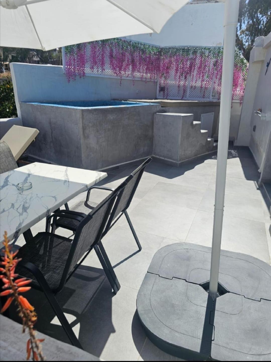 The Muses Of Santorini Private Jacuzzi Suites Vóthon Rom bilde
