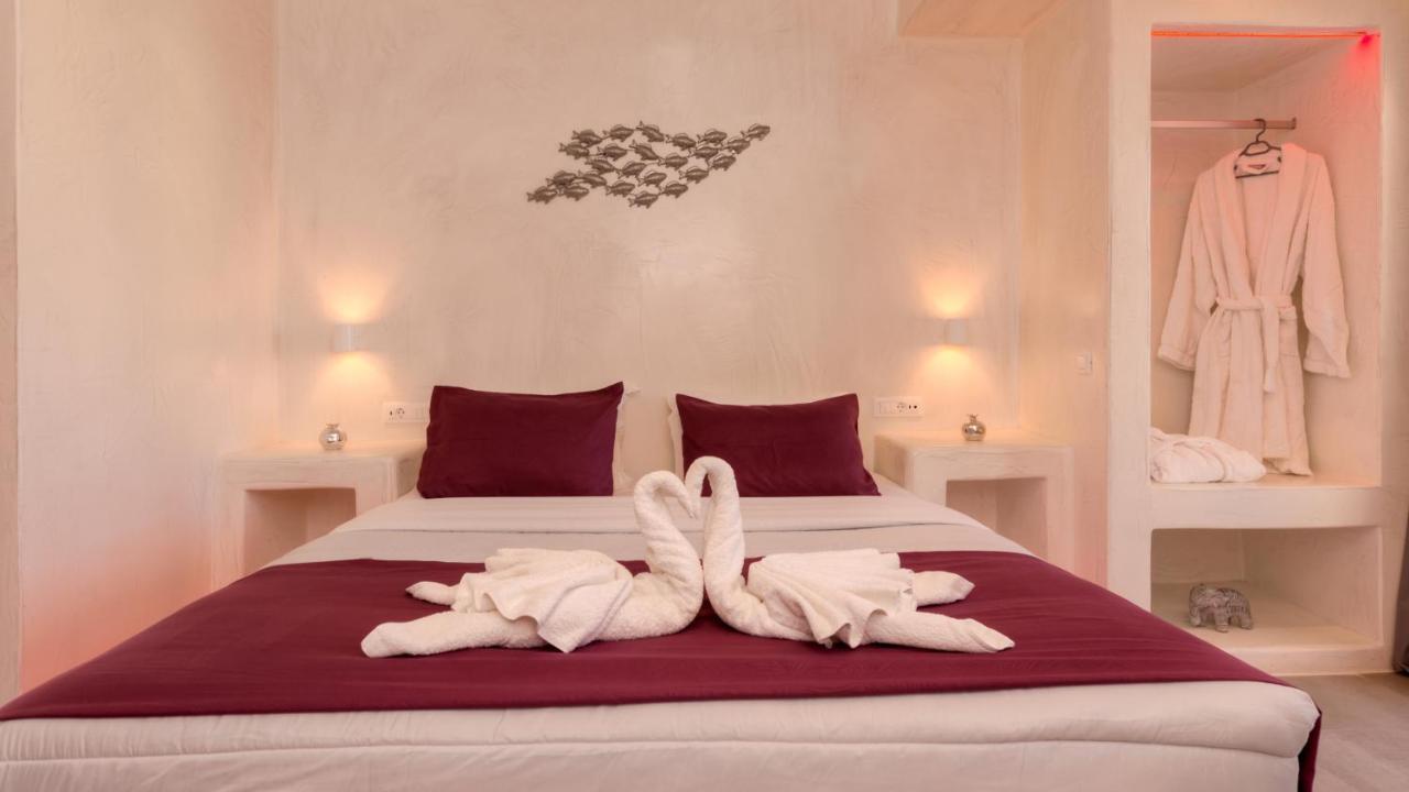 The Muses Of Santorini Private Jacuzzi Suites Vóthon Eksteriør bilde