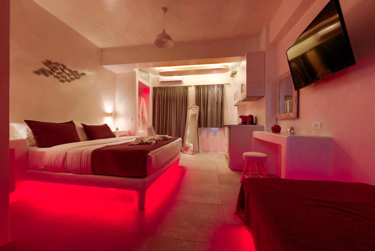 The Muses Of Santorini Private Jacuzzi Suites Vóthon Eksteriør bilde
